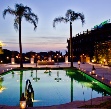 Piscina al tramonto