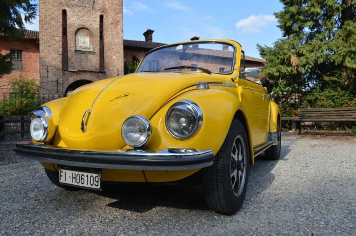 Maggiolone cabrio giallo