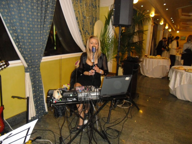 cantando