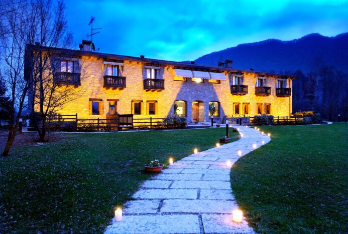 AI CADELACH