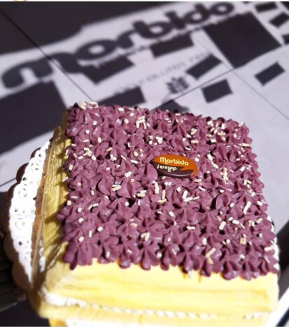 Torta con crema al Sambuco