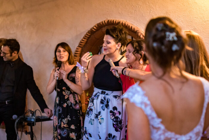 Momento karaoke amici