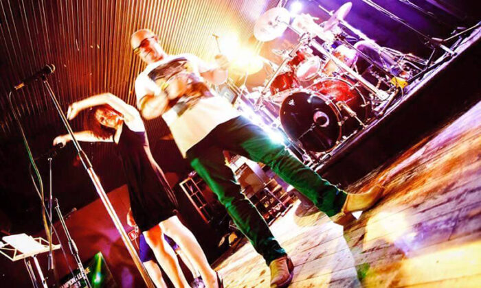 BAND con vari elementi