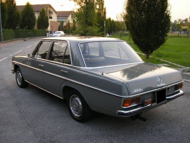 Mercedes 250/8