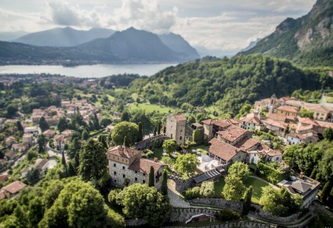 il Castello con i suoi vigneti