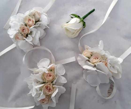 braccialetti e bottoniera