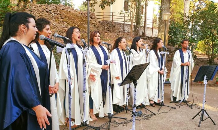 Coro che canta