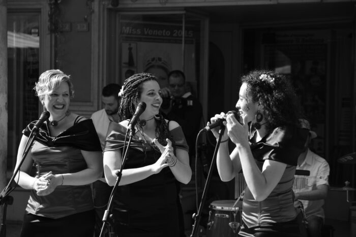 Bolla Sisters