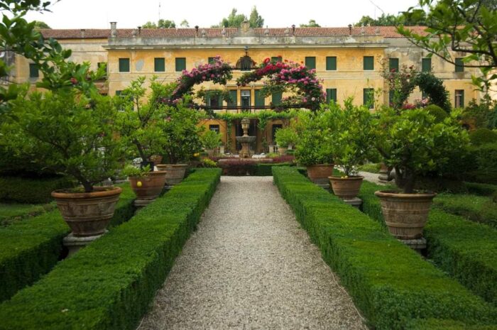 VILLA PISANI