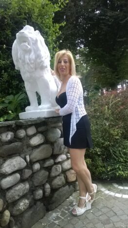 Giusy e la statua
