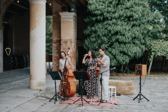 Lola & Mr. Be Trio