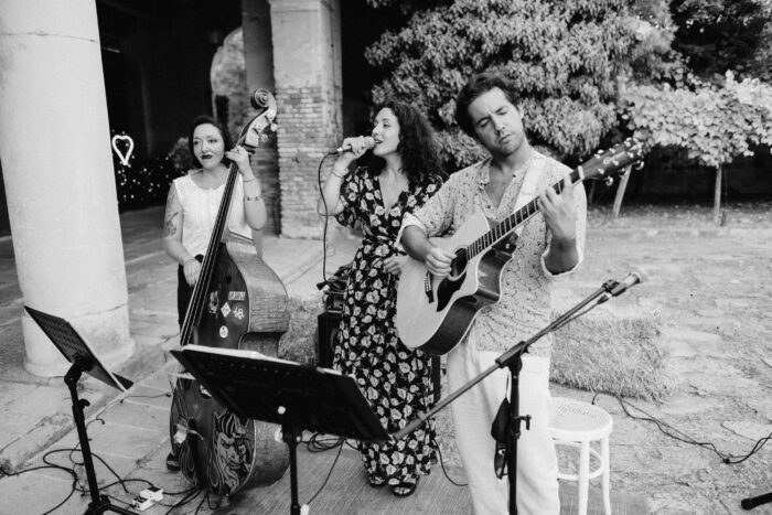 Lola & Mr. Be Trio