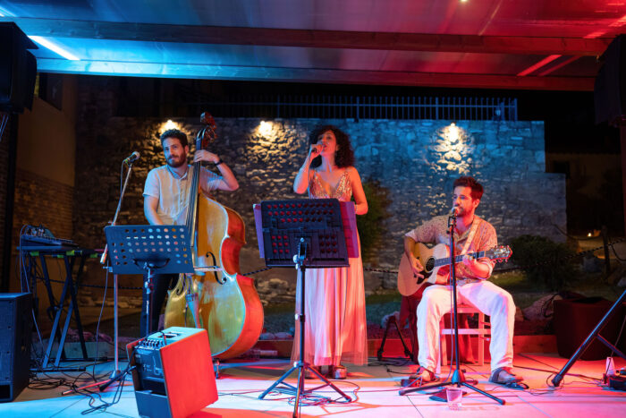 Lola & Mr. Be Trio