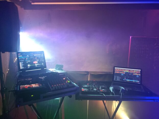 DJ SET