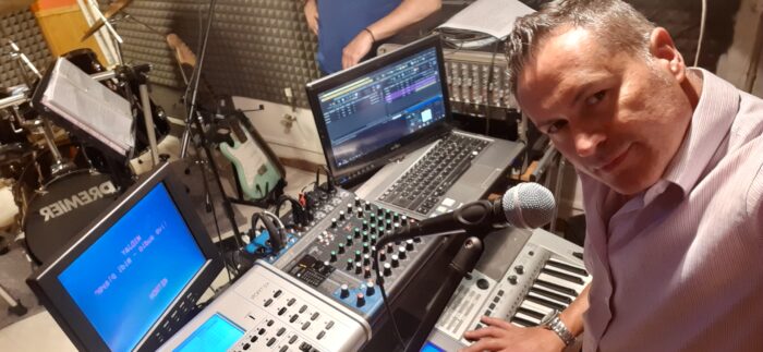 In sala prove...