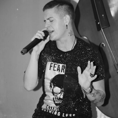 LIVE MUSIC