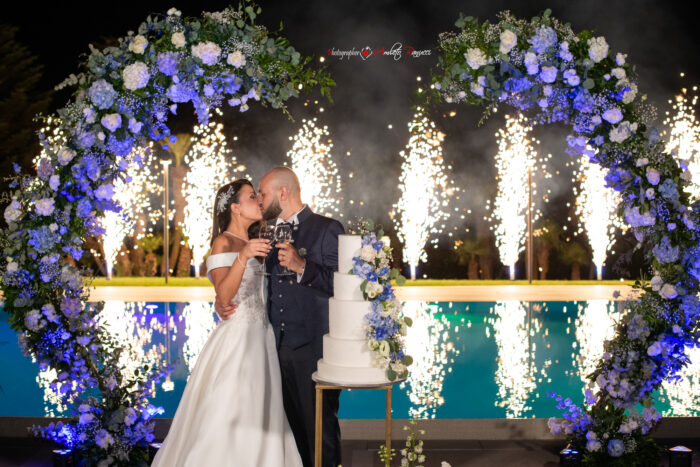 Il bacio con il brindisi