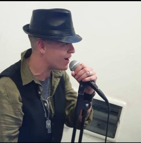 LIVE MUSIC