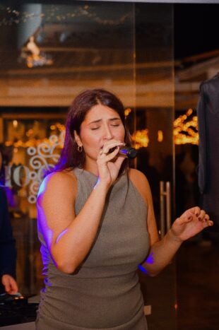 Diana Carnicella singer.