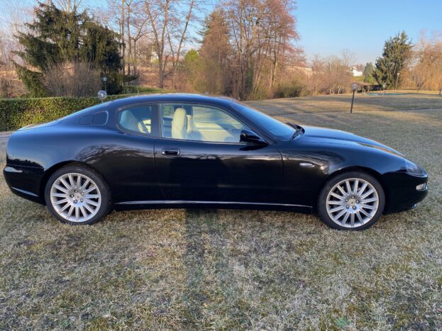 MASERATI COUPE' 2002 (1)