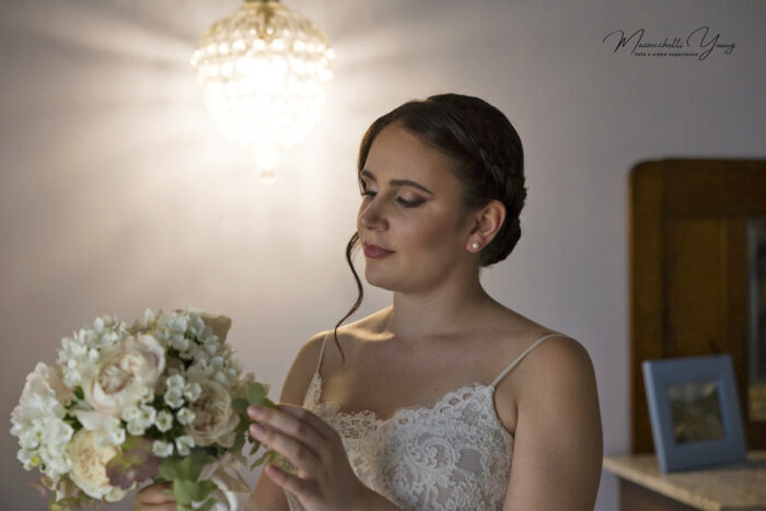 Sposa con bouquet