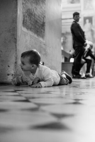 bambino in chiesa 2