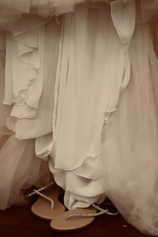 una sposa in infradito