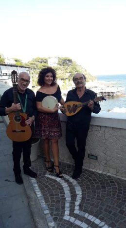 Trio posteggia