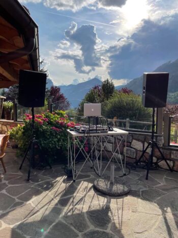 DJ SET In giardino
