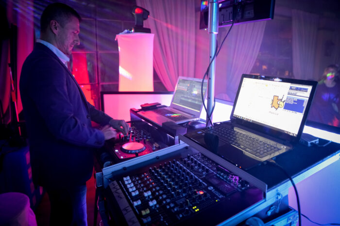 mixer e consolle dj