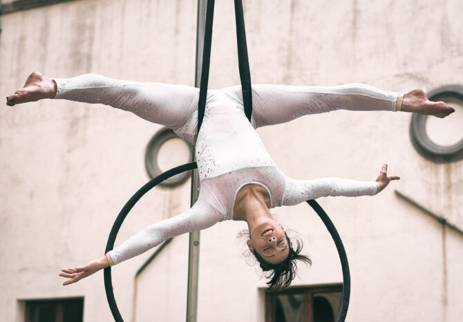 danza su cerchio sospeso