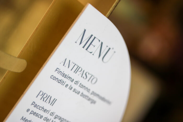 Menu in plexiglass