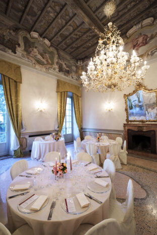 sala cerimonia affrescata
