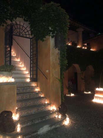ingresso illuminato