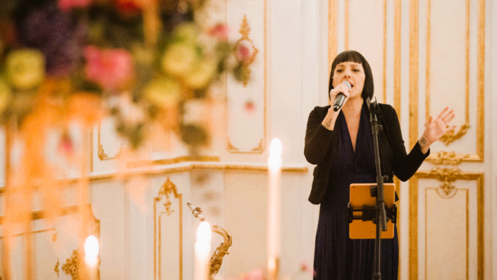 Cantante Pop Cena