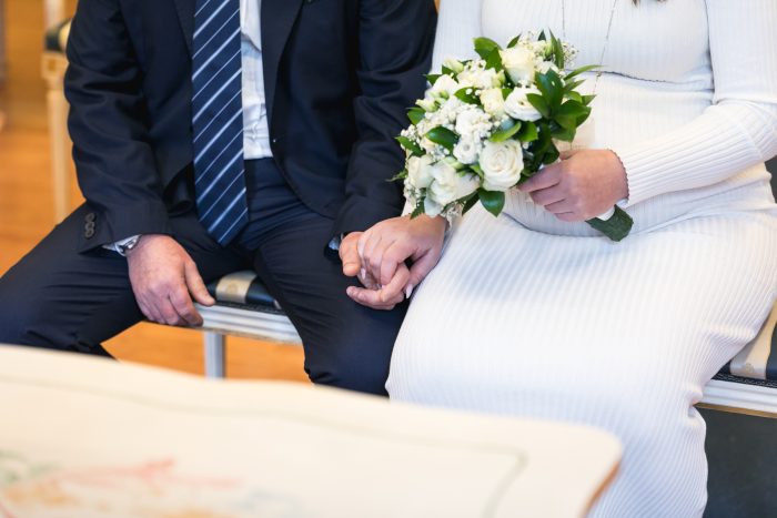 tenersi per mano