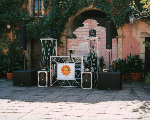 Esempio postazione DJ Festa