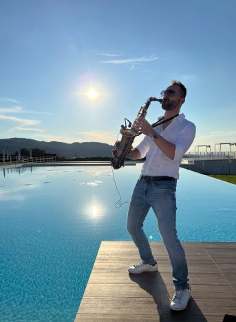 Live Sax Performer