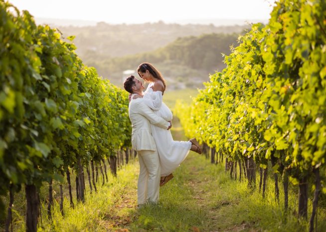 sposi tra i vigneti