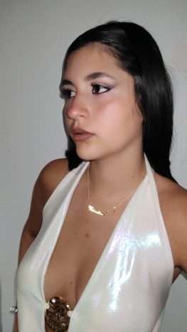 Claudia Make Up