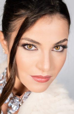 Claudia Make Up