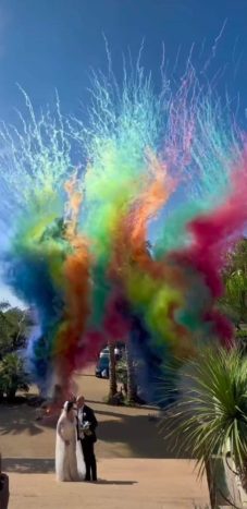 Sbuffo con fumo colorato