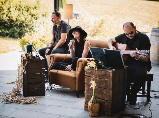 Live Acoustic elegance