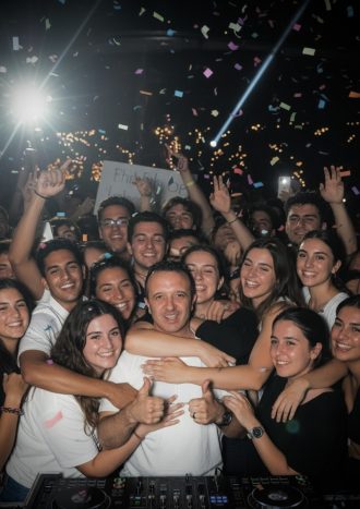Con invitati