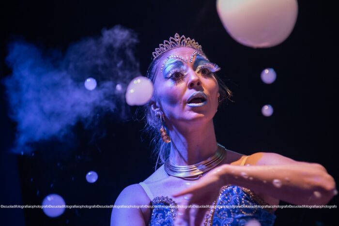 The Oracle In The Bubble